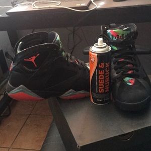 Barcelona night retro 7 with suede cleaner and box